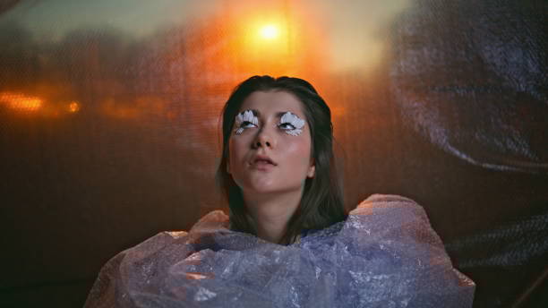 femme soiree futuriste